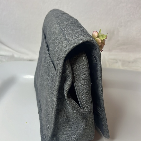 HANGING TRAVEL BAG W/Rose & Rhinestone Detail - Picture 9 of 11